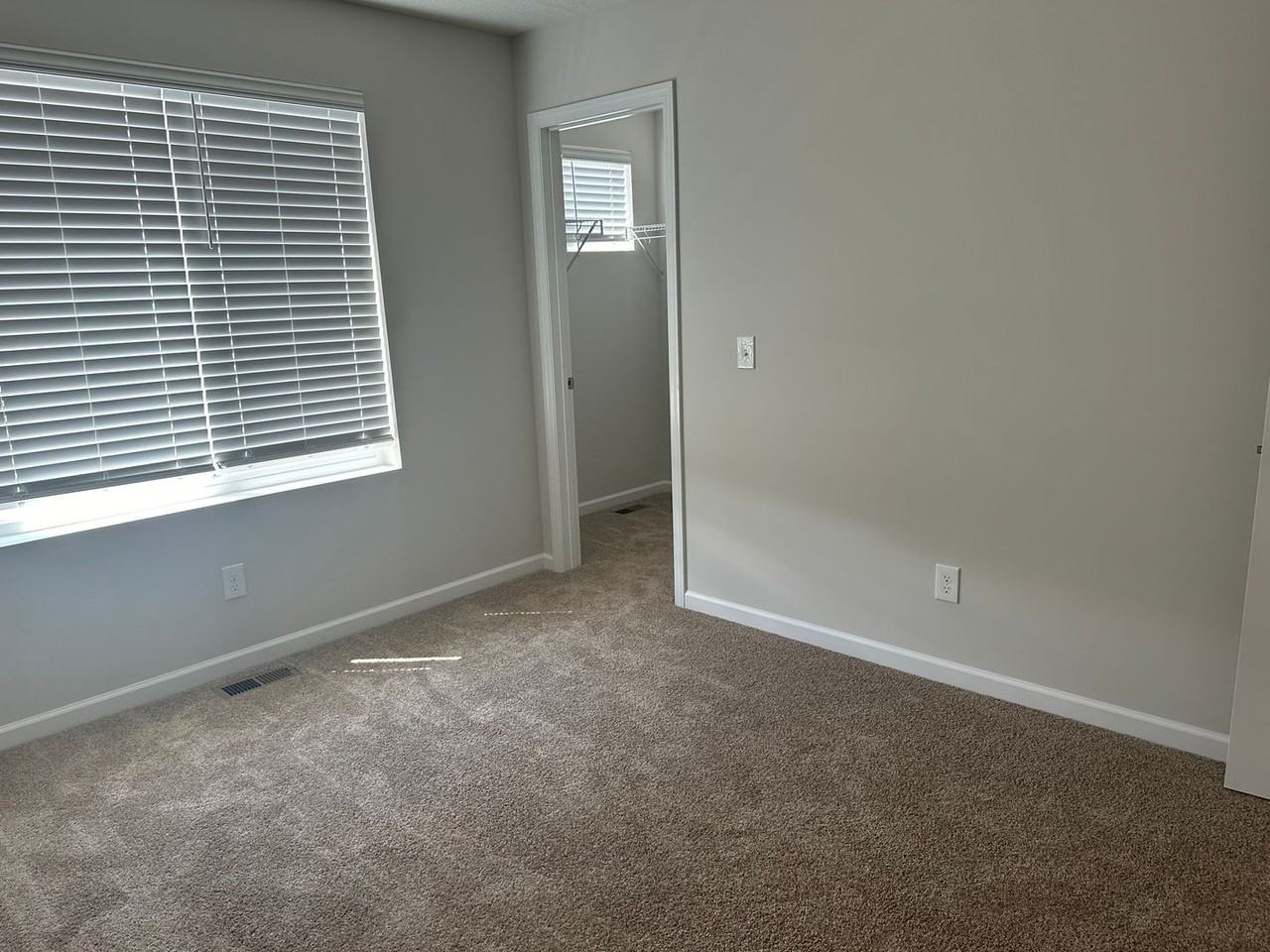307 Redwood St N - Photo 6 of 13
