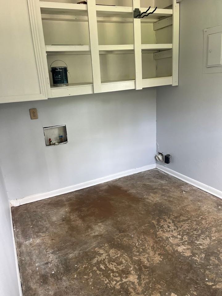 726 Whitfield St - Photo 2 of 7