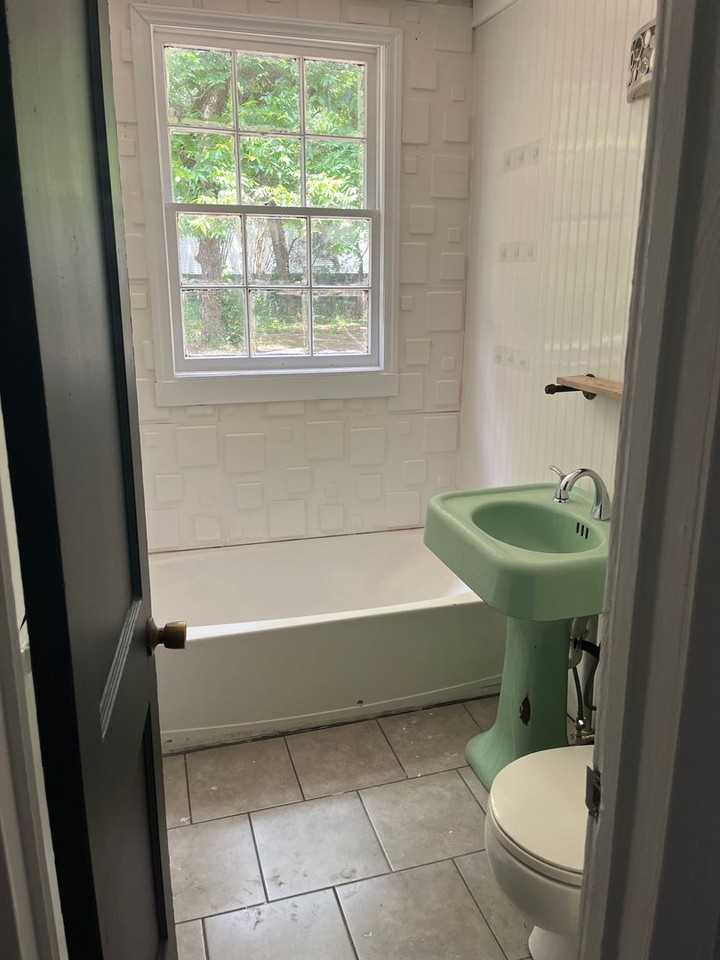 726 Whitfield St - Photo 7 of 7
