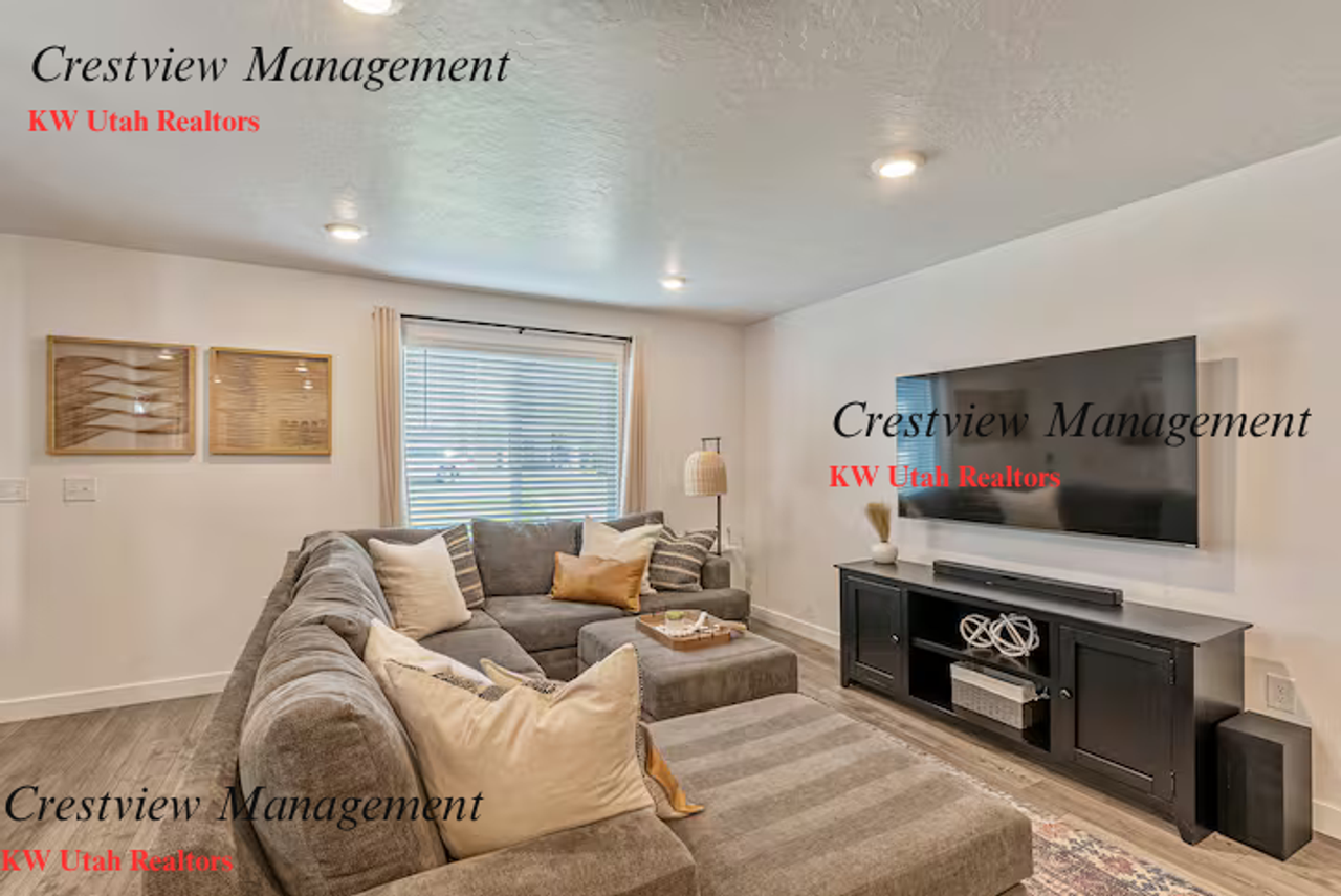2803 N Airmen Ave - Photo 3 of 20
