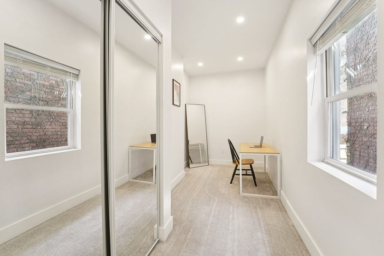 317 39th St - Photo 2 of 24