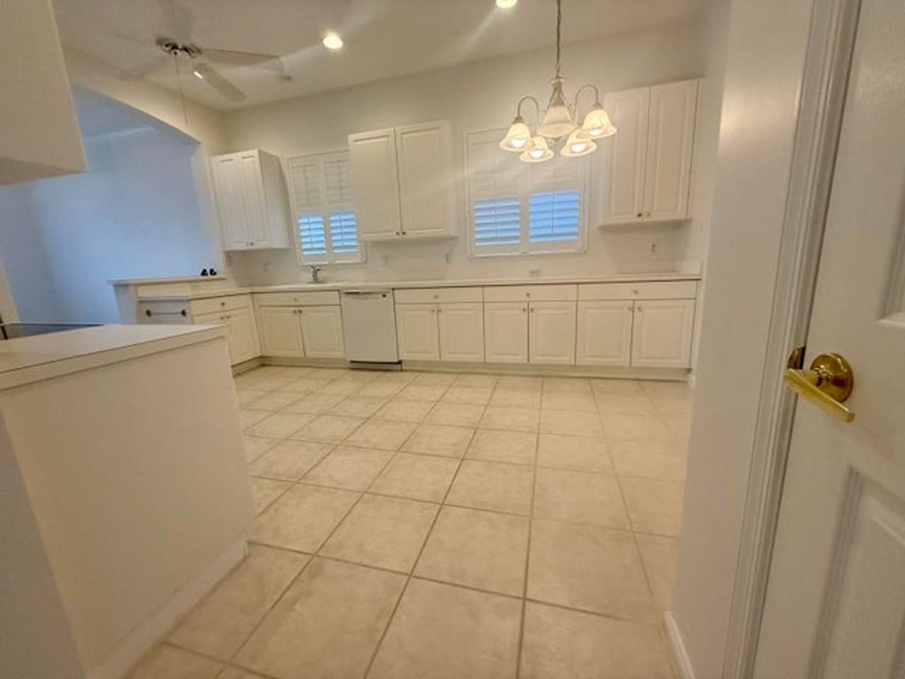 9041 Bay Harbour Cir - Photo 2 of 19