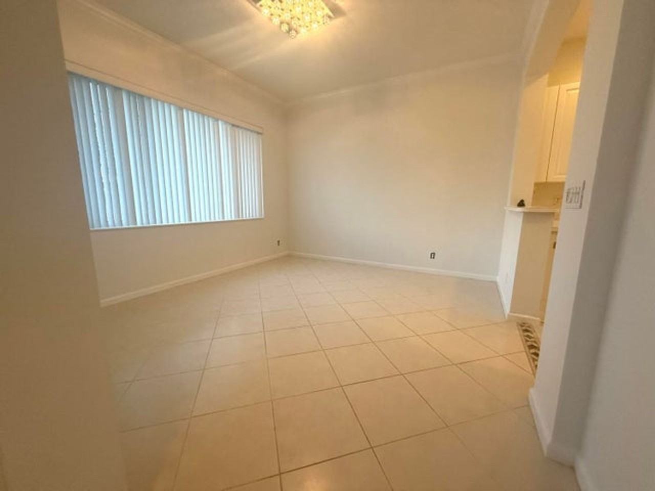 9041 Bay Harbour Cir - Photo 6 of 19