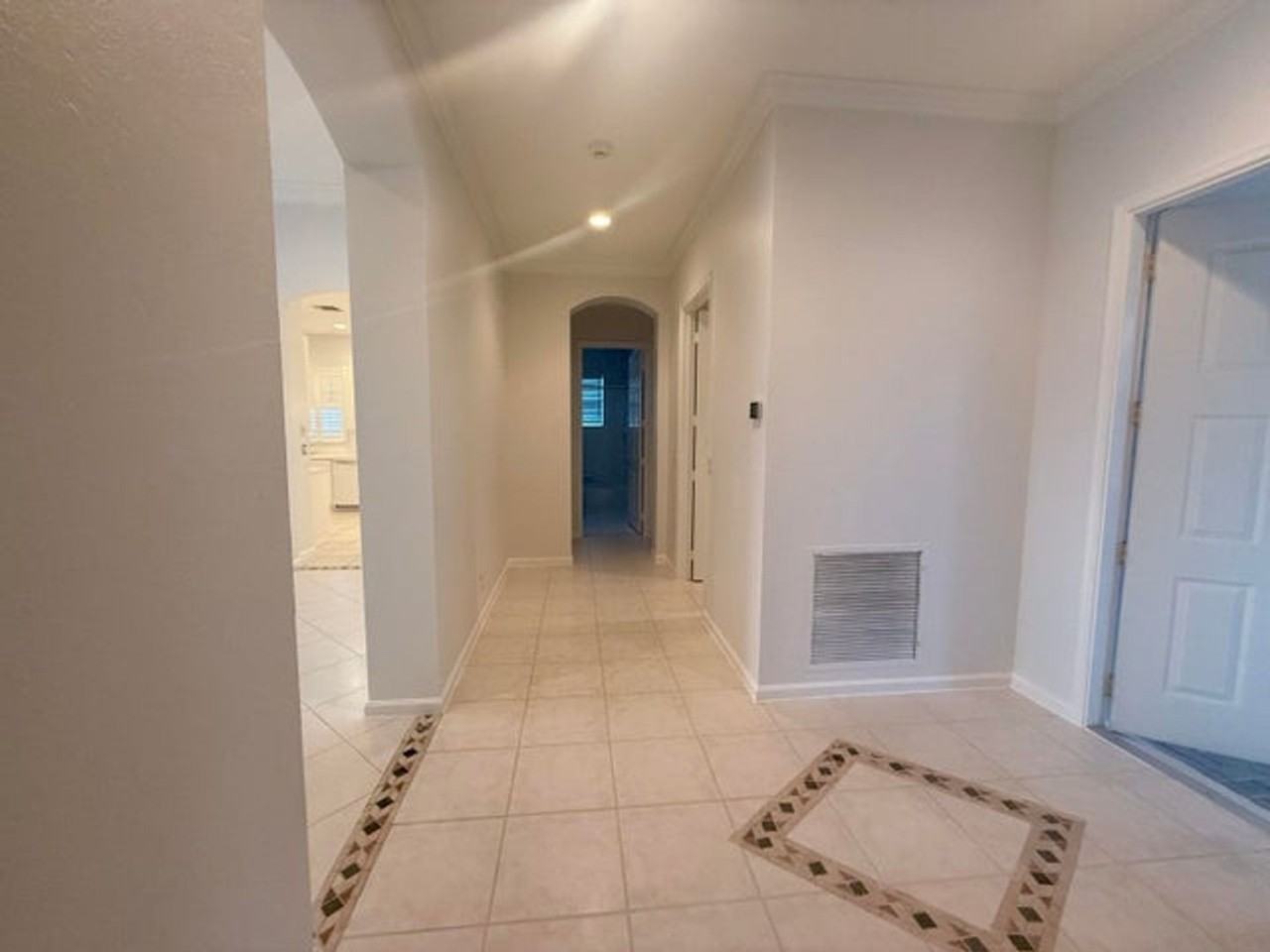 9041 Bay Harbour Cir - Photo 7 of 19