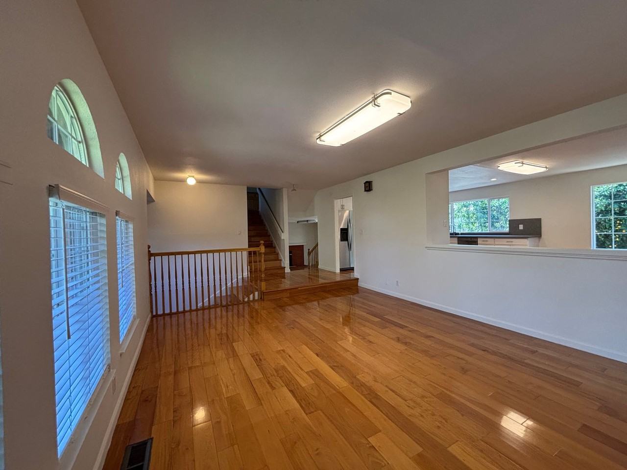 43090 Scofield Ct - Photo 5 of 25