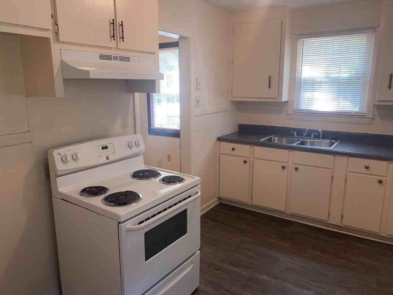 2354 Banks Ave - Photo 5 of 12