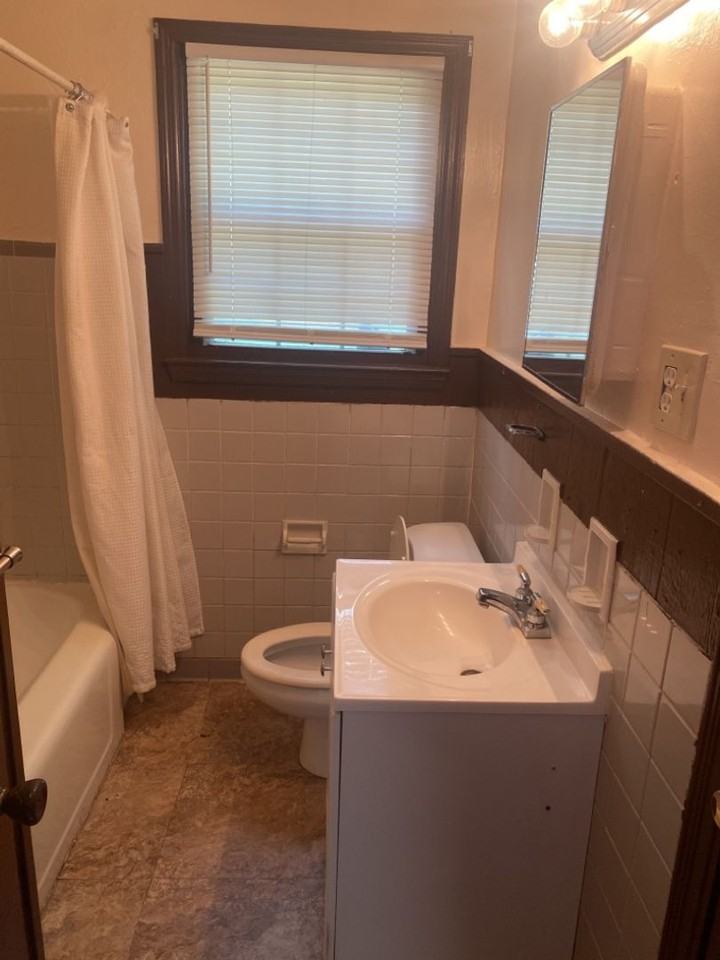 2354 Banks Ave - Photo 6 of 12
