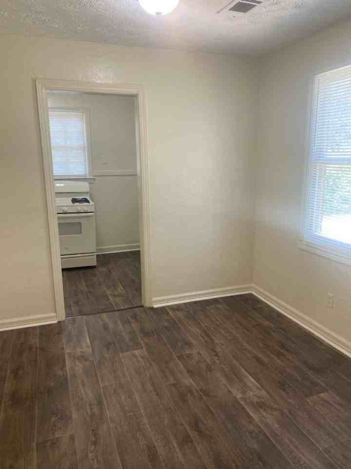 3122 Meade St - Photo 3 of 8