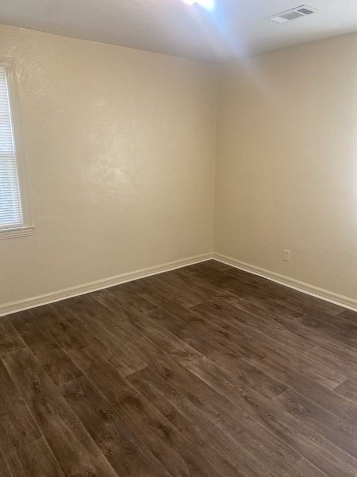 3122 Meade St - Photo 6 of 8