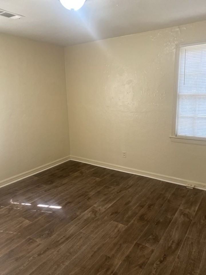 3122 Meade St - Photo 7 of 8