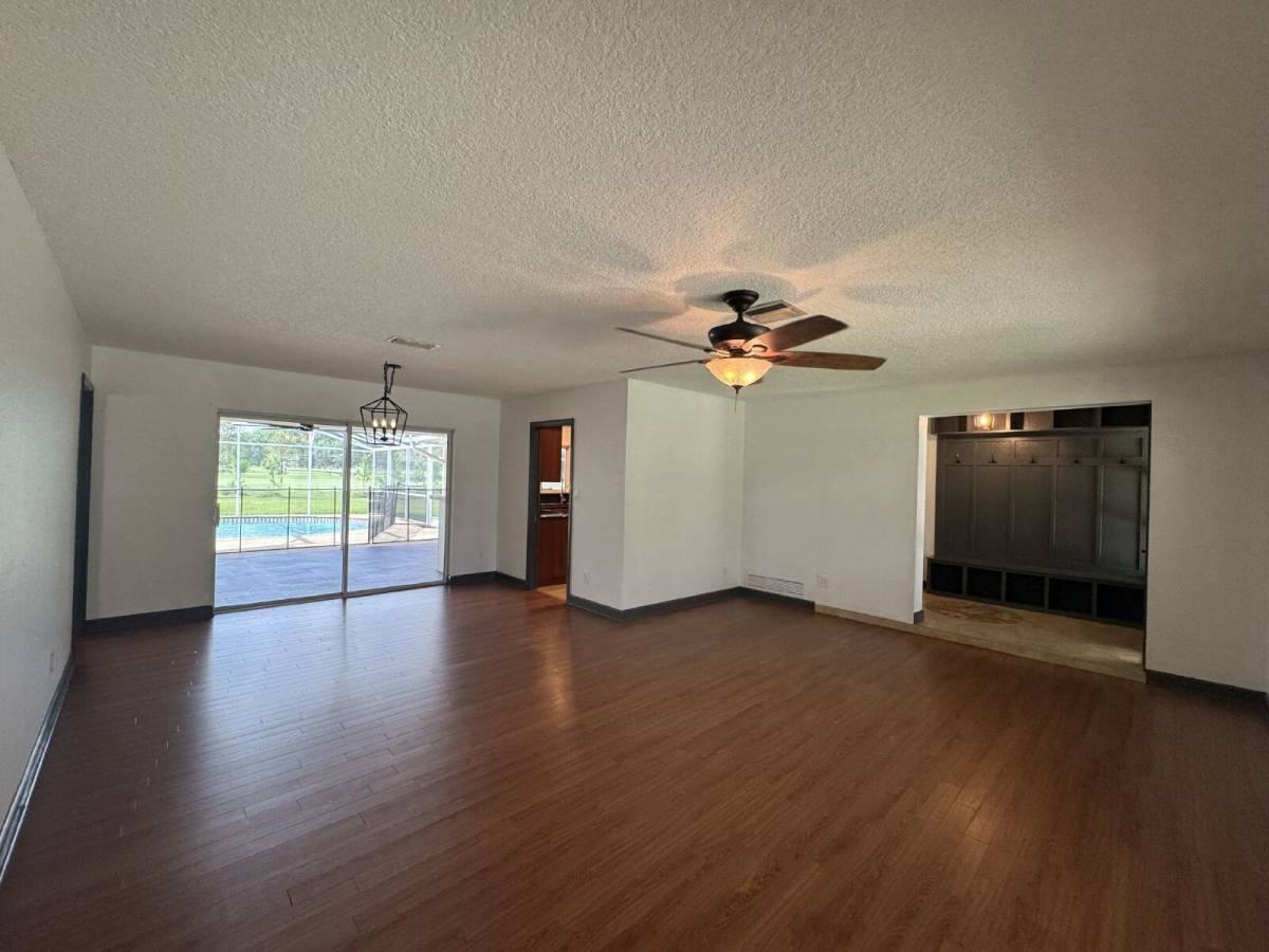 2806 Summerfield Rd - Photo 3 of 6