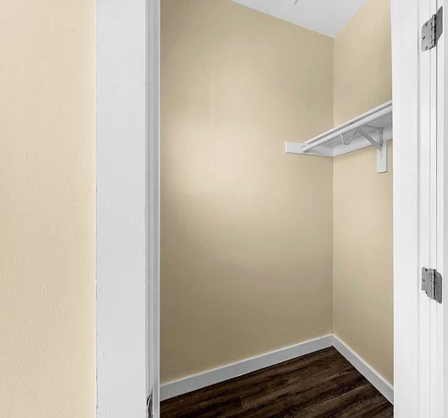 1050 W 57th St #25 - Photo 4 of 6