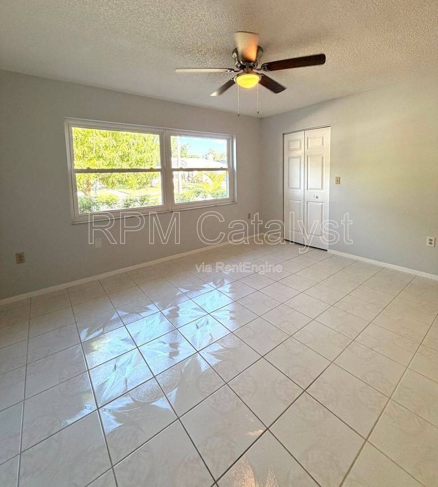 1801 E Orangeside Rd - Photo 3 of 5