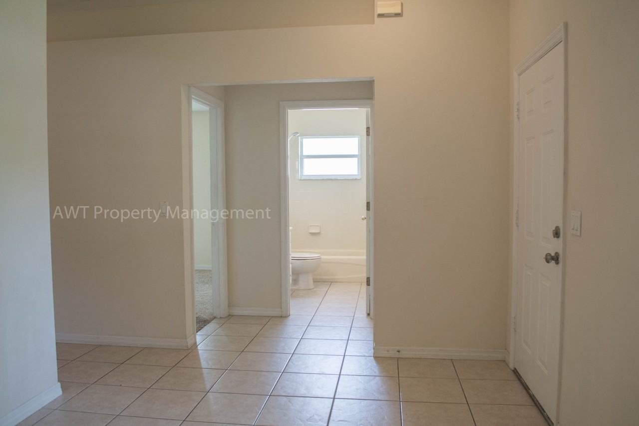 90A Farmsworth Dr - Photo 3 of 14