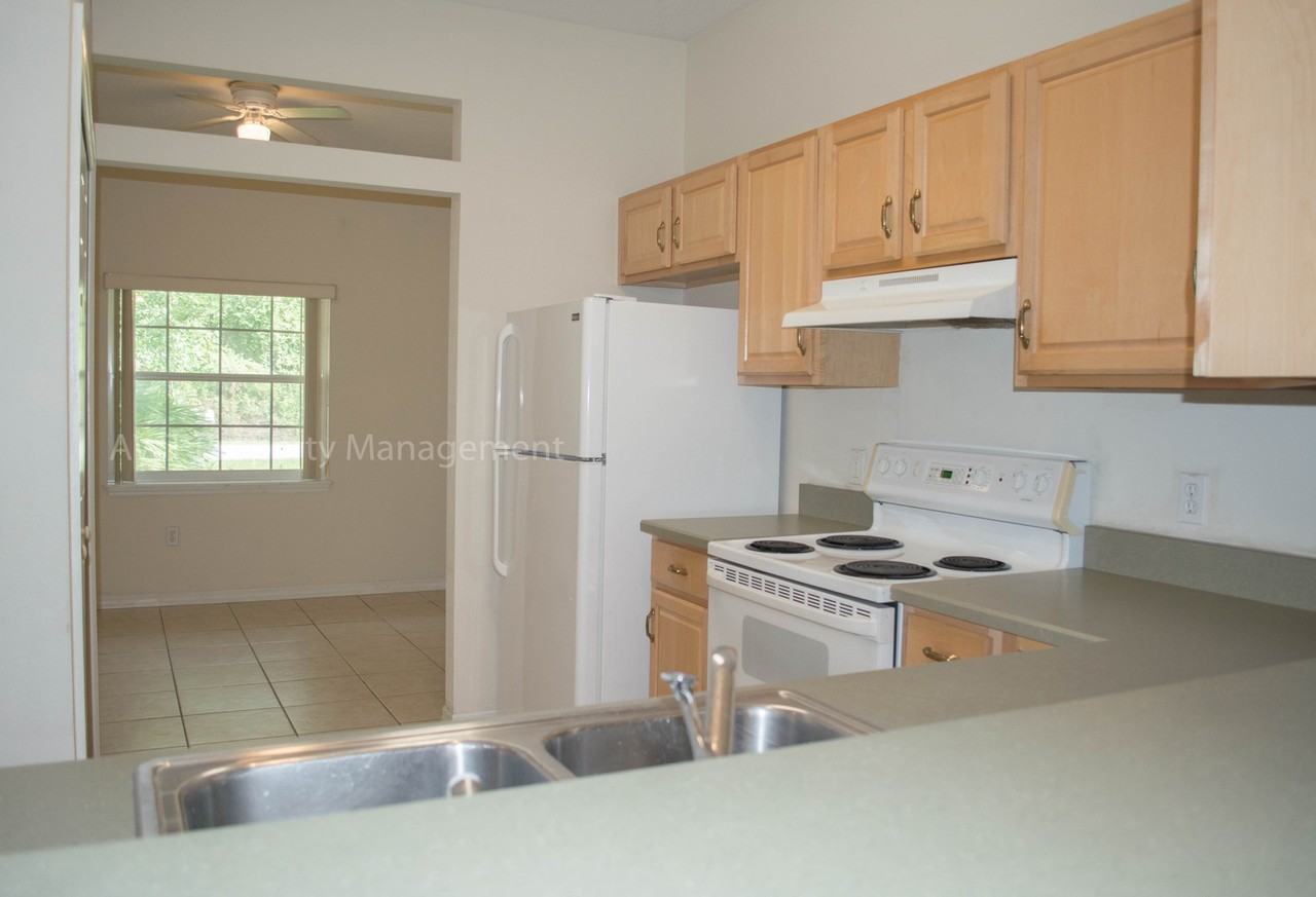 90A Farmsworth Dr - Photo 5 of 14
