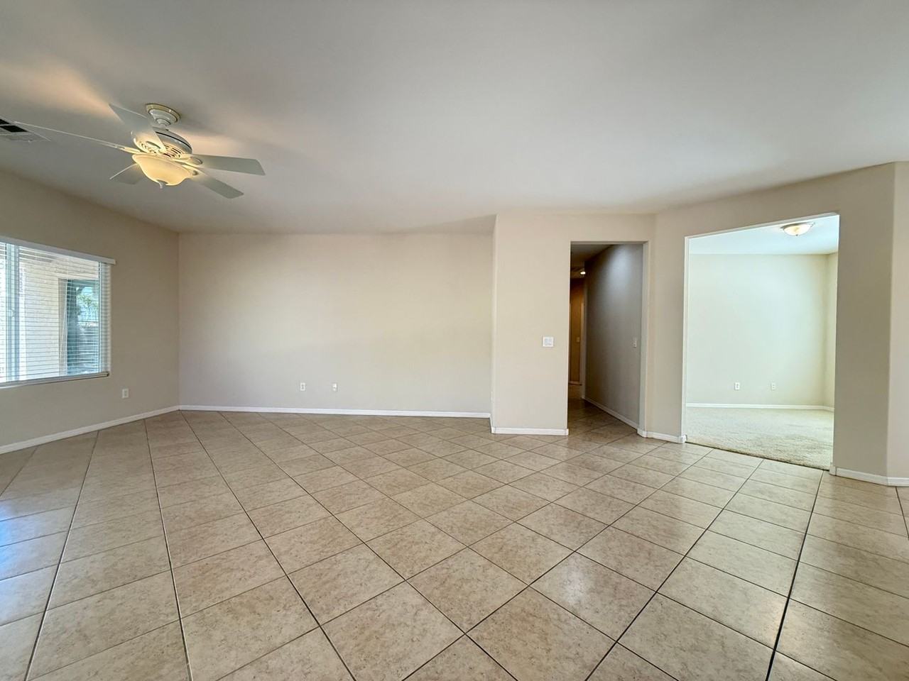 2240 Shadow Canyon Dr - Photo 7 of 36