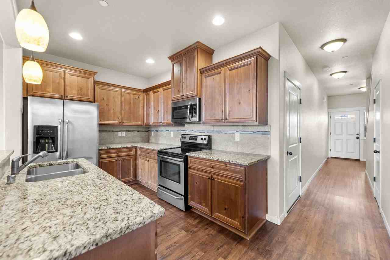 212 N 33rd Ct - Photo 2 of 30