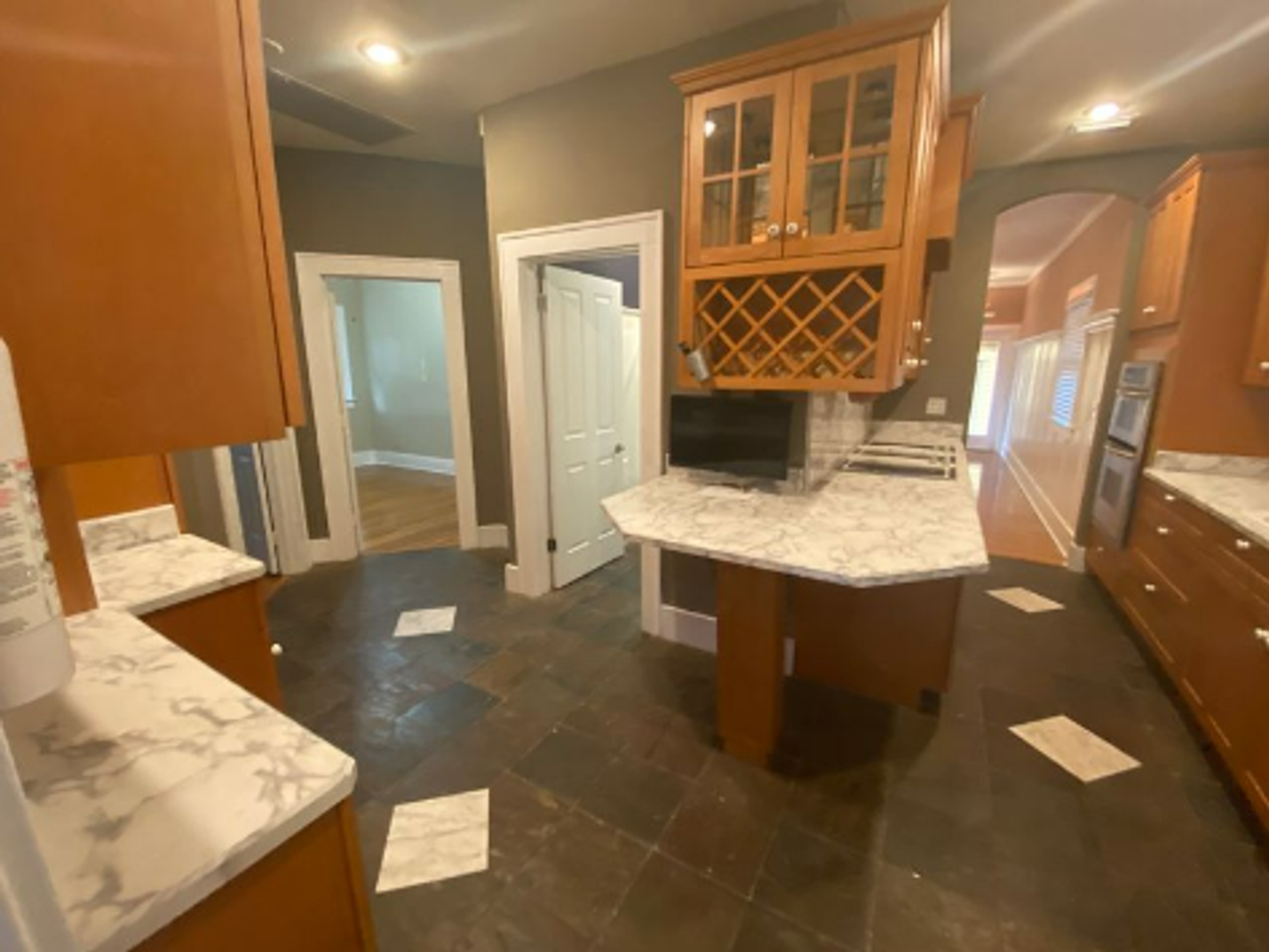 1504 Mount Vernon St - Photo 7 of 33