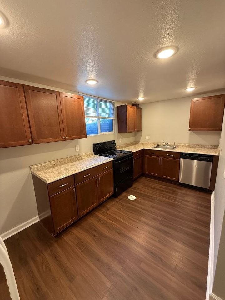4140 W Ellsworth Ave - Photo 5 of 15