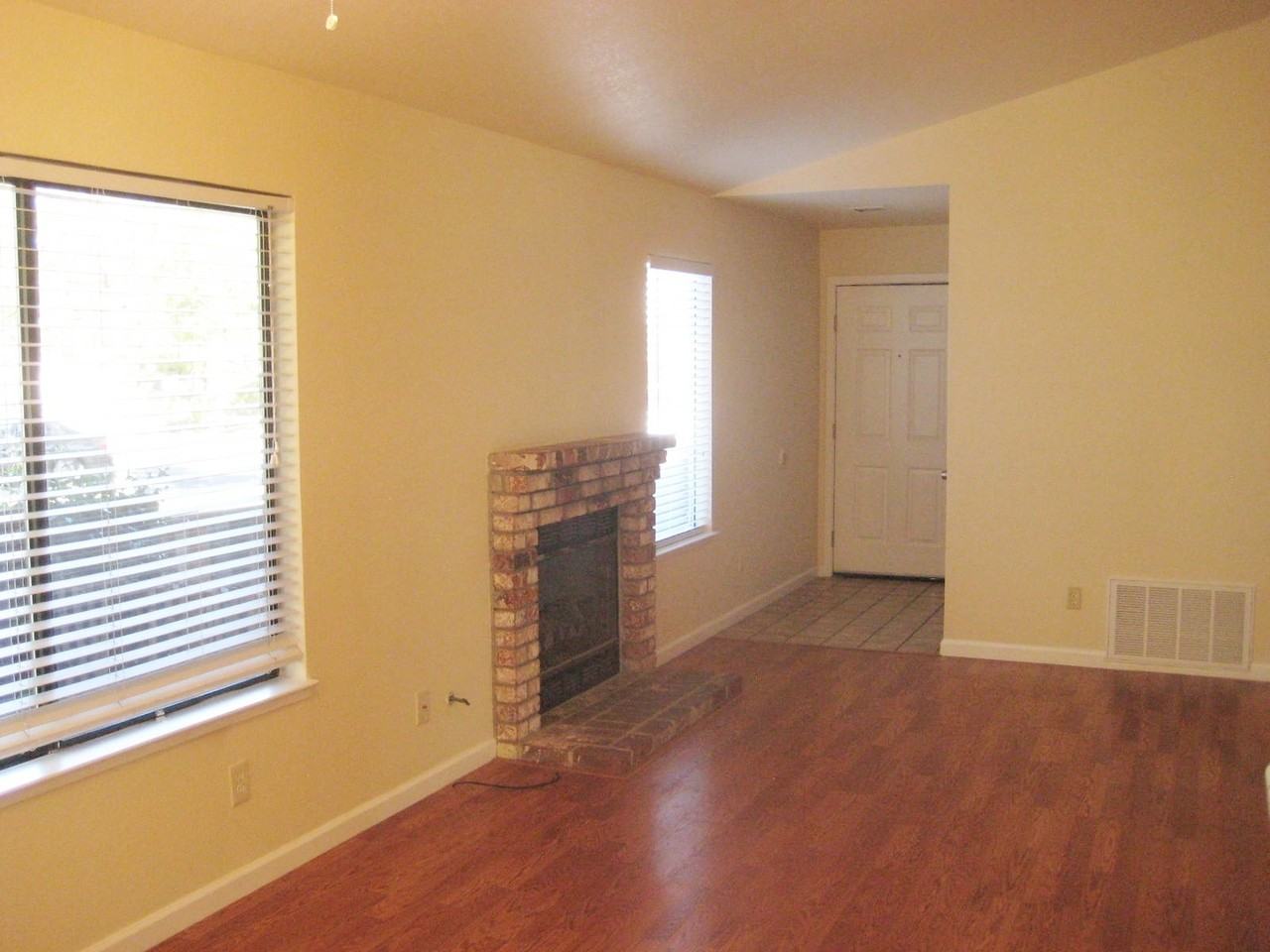 735 Rocky Creek Ter - Photo 5 of 15