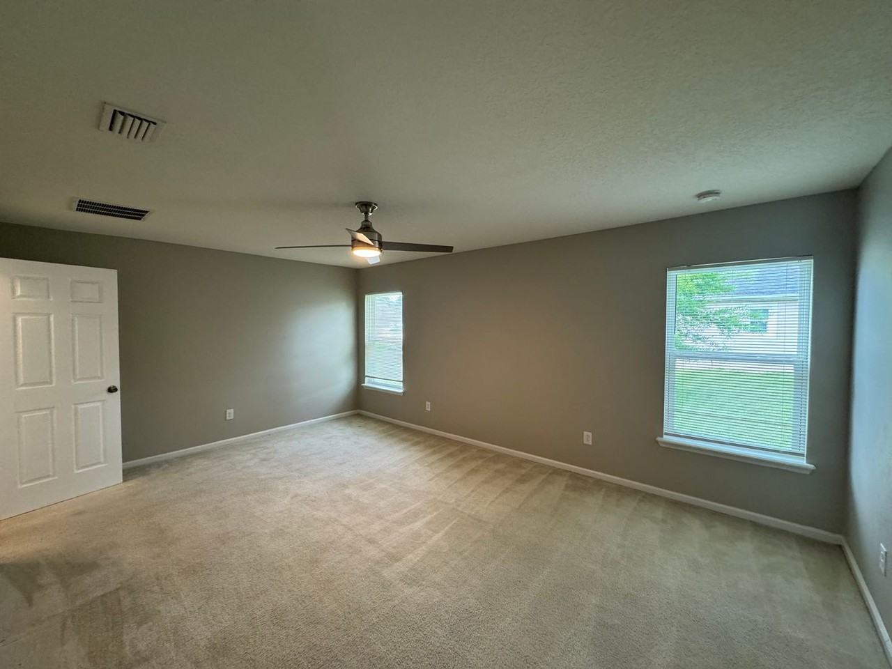 604 Champion Ridge Dr - Photo 6 of 21