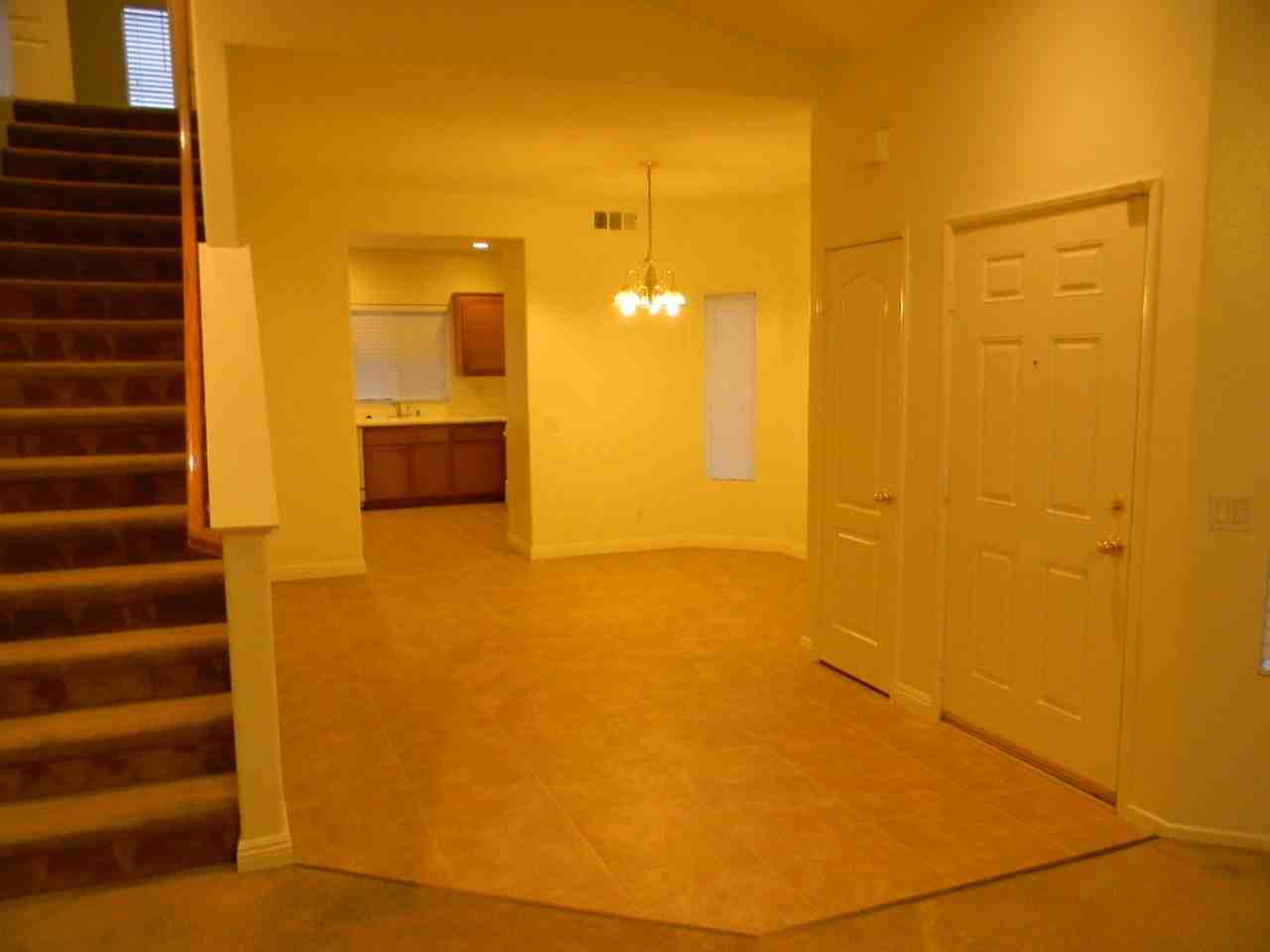 1479 Cottonwood St - Photo 3 of 5