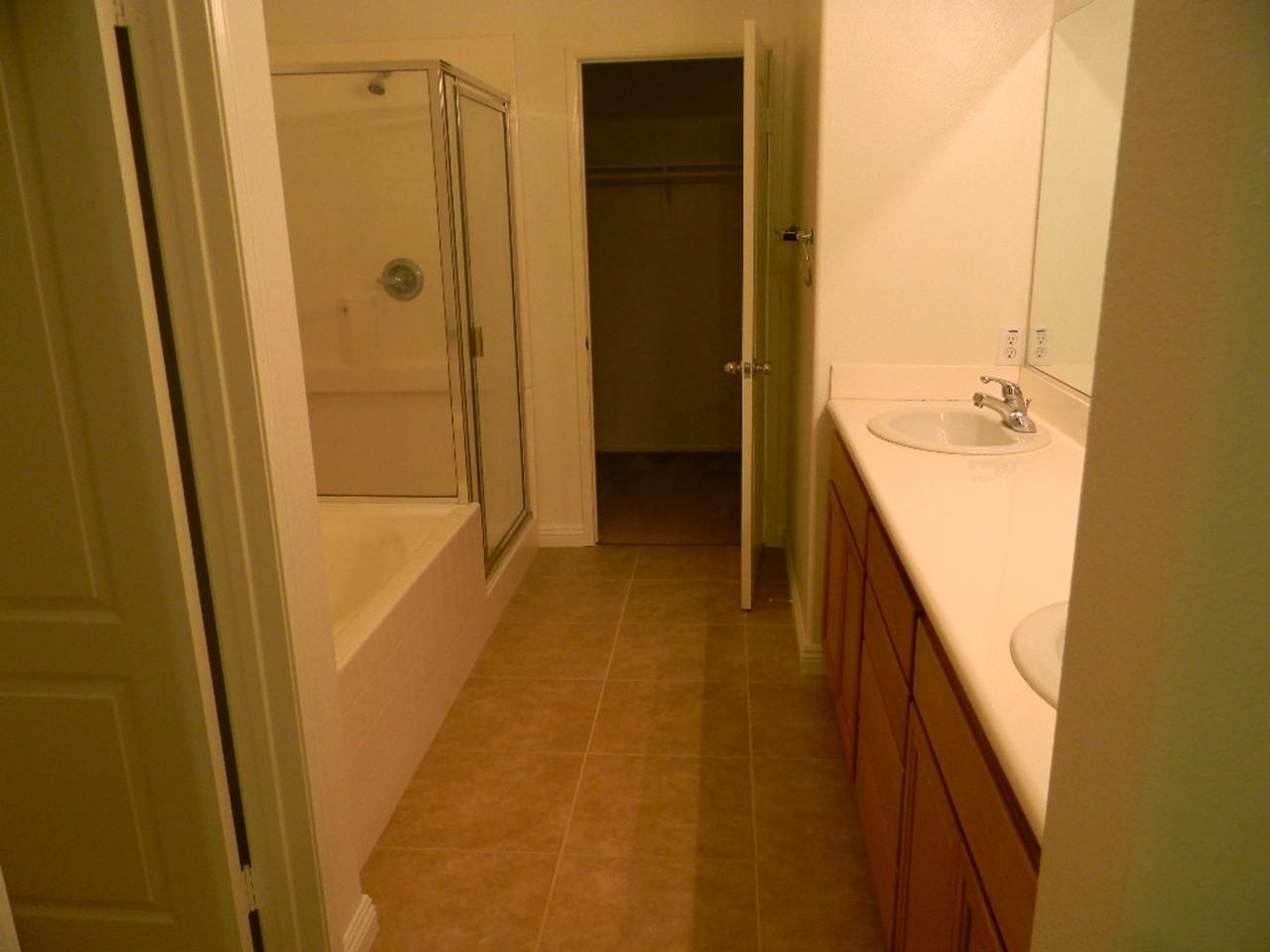 1479 Cottonwood St - Photo 4 of 5