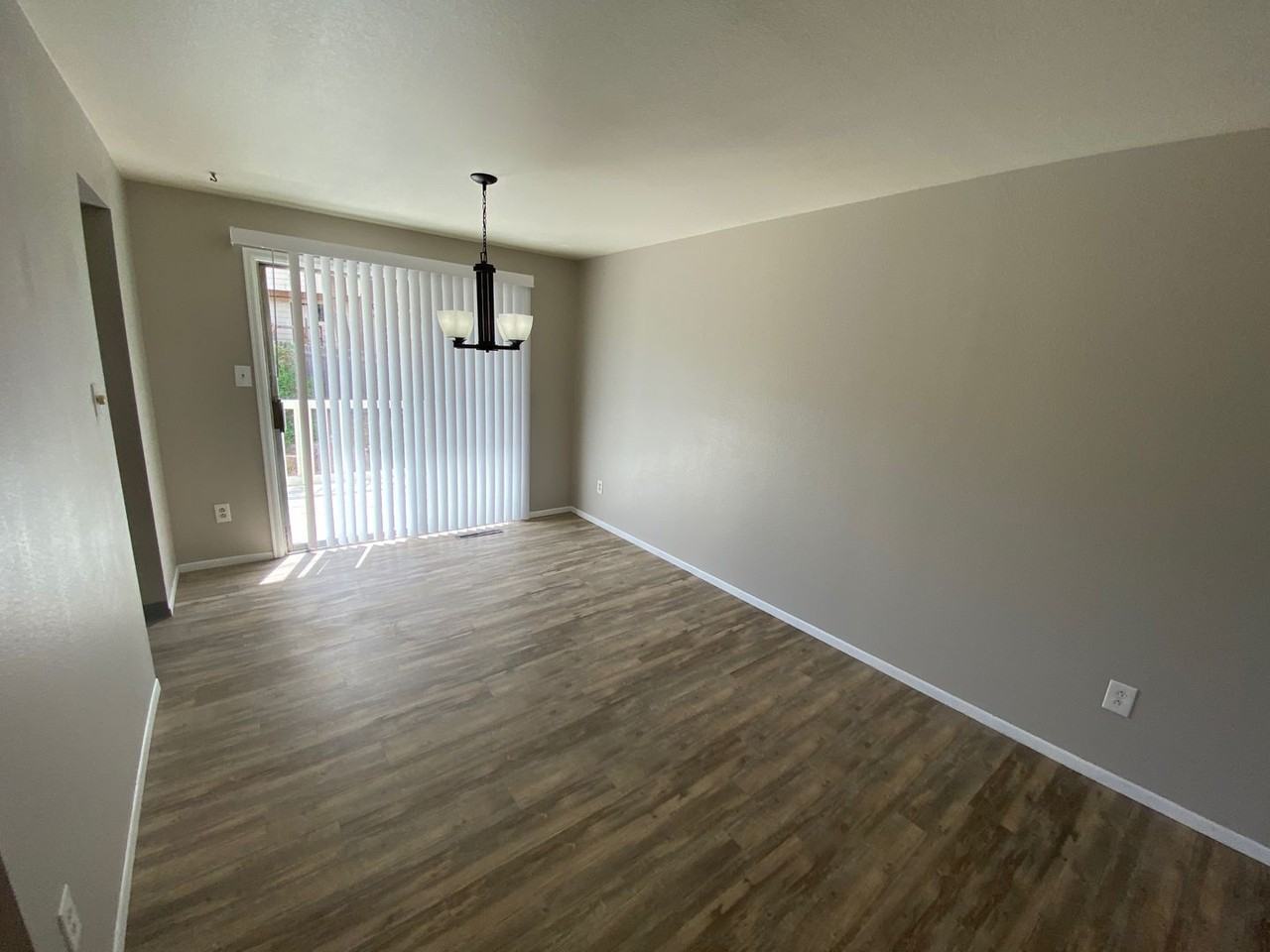 5609 Little Nell Ct - Photo 5 of 17