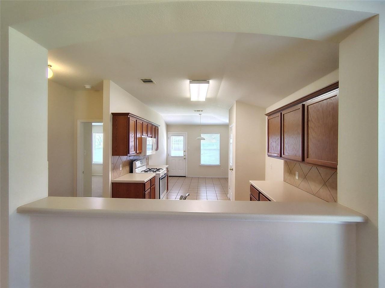 100 Steven St - Photo 7 of 25