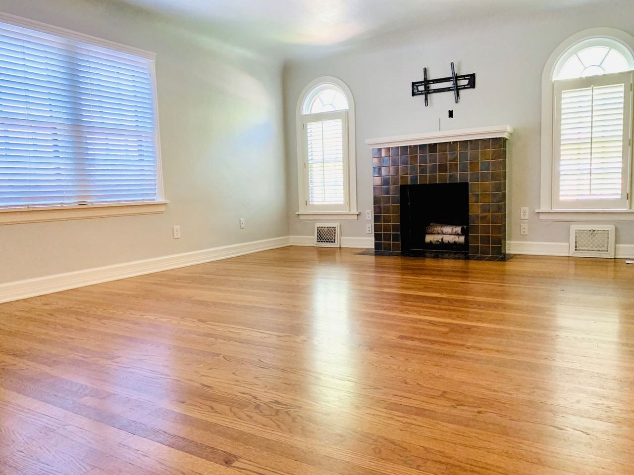 224 Nw 32nd St - Photo 3 of 19