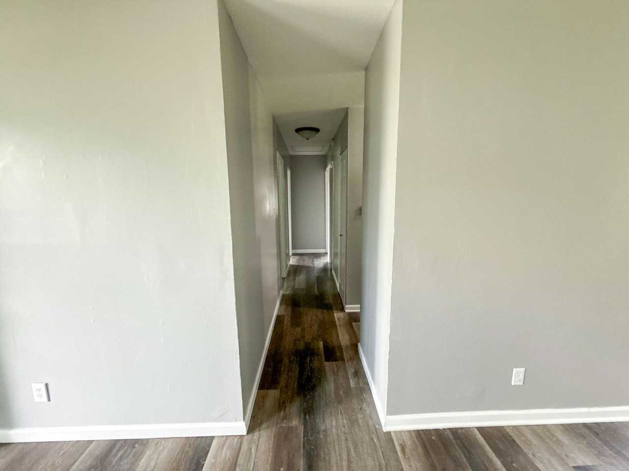 1503 Southfield Dr S - Photo 3 of 8