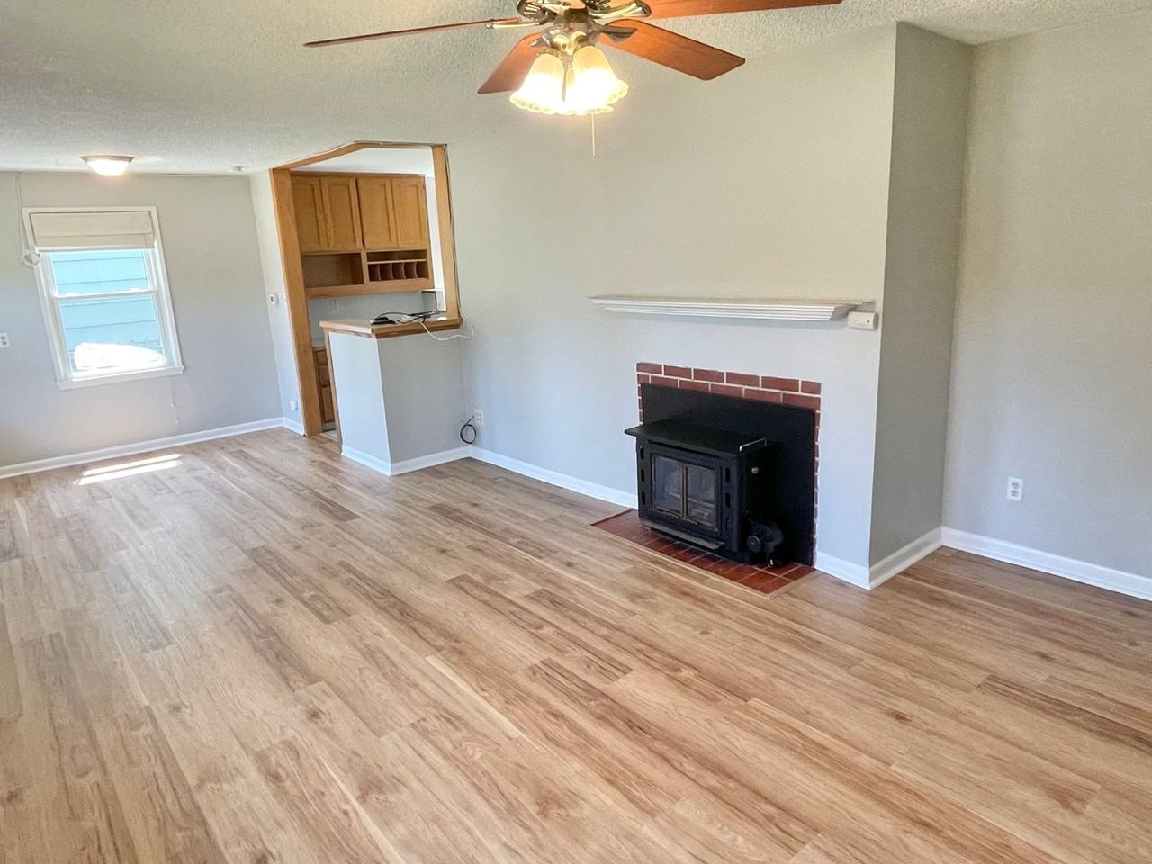 11721 Roosevelt Way Ne - Photo 5 of 19