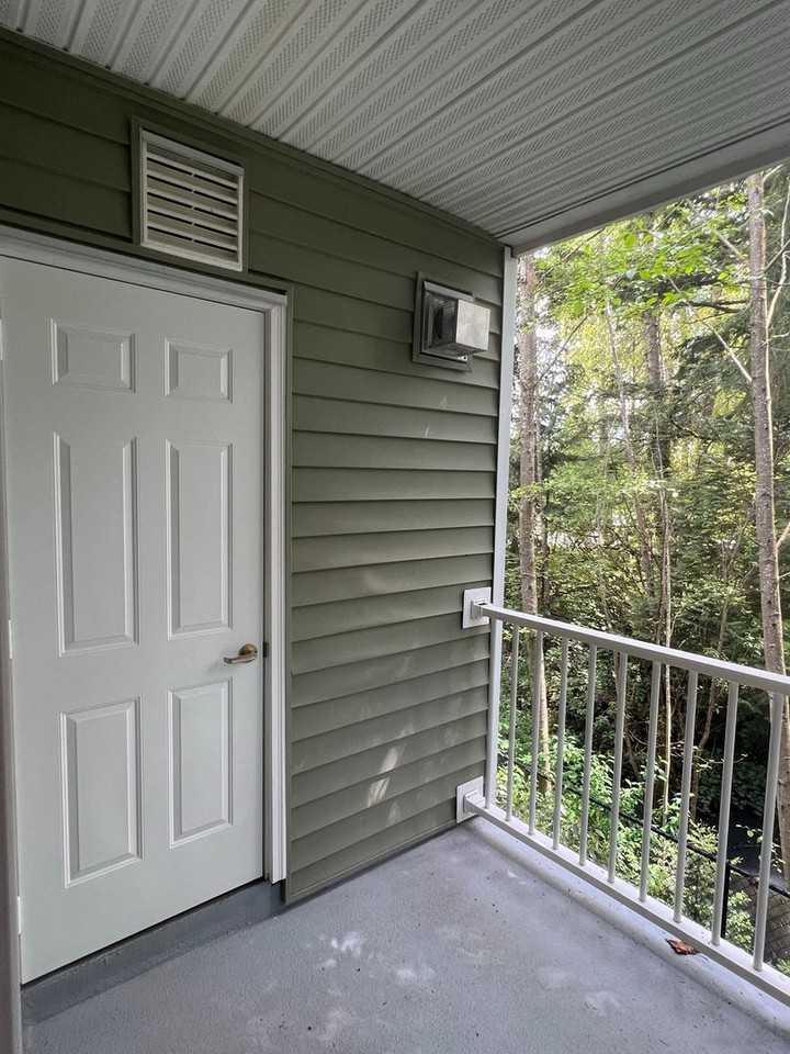 12712 Admiralty Way - Photo 2 of 22