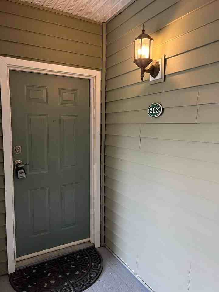12712 Admiralty Way - Photo 3 of 22