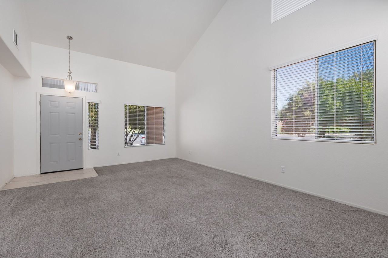 6042 Highland Gardens Dr - Photo 6 of 32