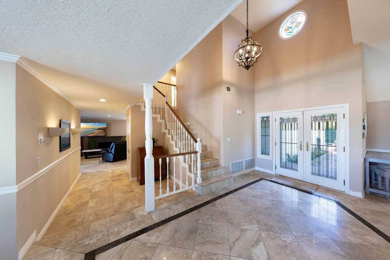 30932 Colonial Pl - Photo 5 of 32