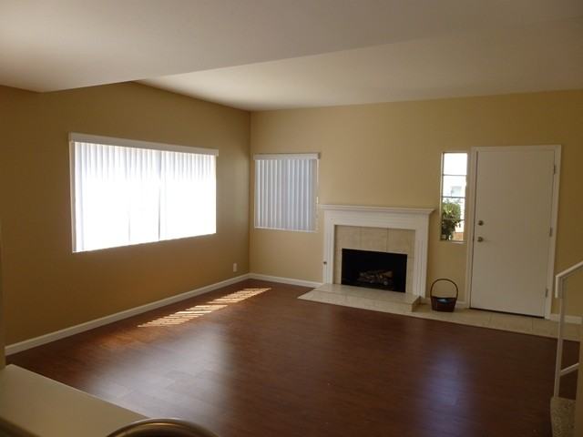2435 Country Ln - Photo 4 of 20