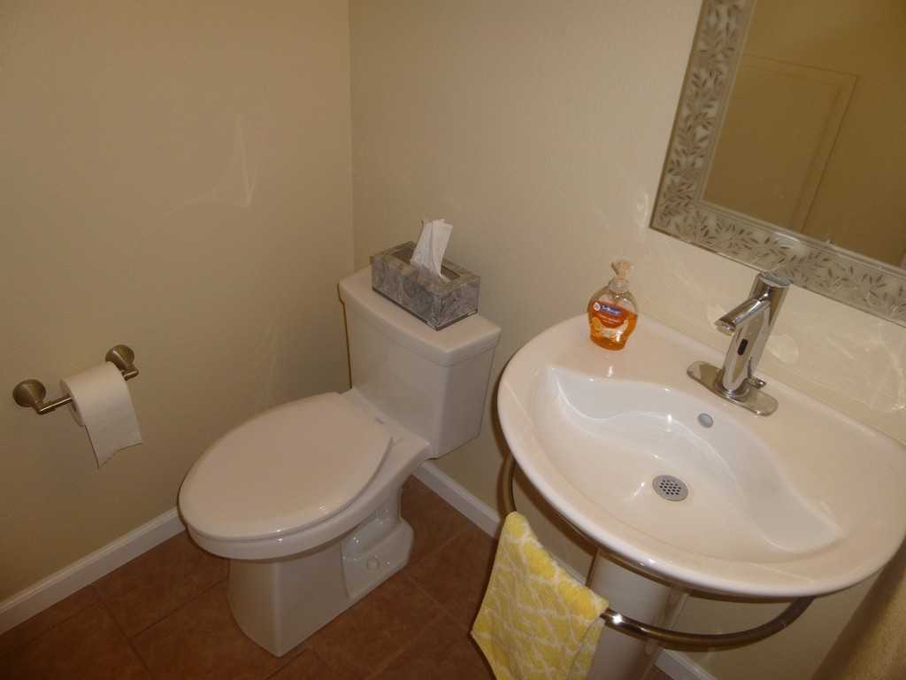 2435 Country Ln - Photo 7 of 20