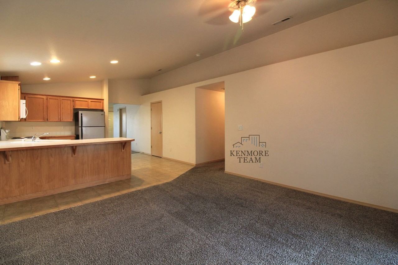 8819 Oliver Dr - Photo 3 of 11