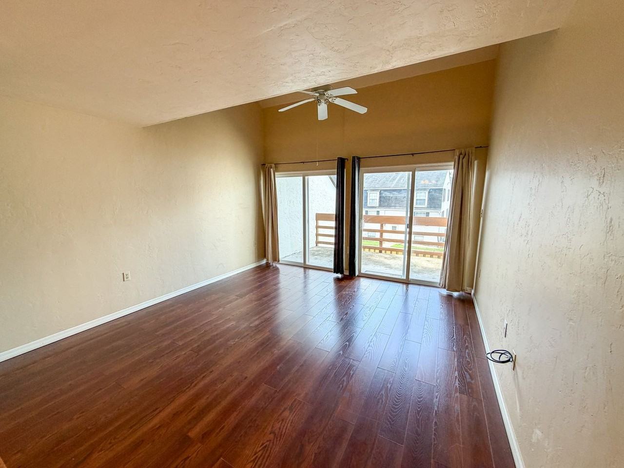 1662 Sw 16th St - Photo 4 of 25
