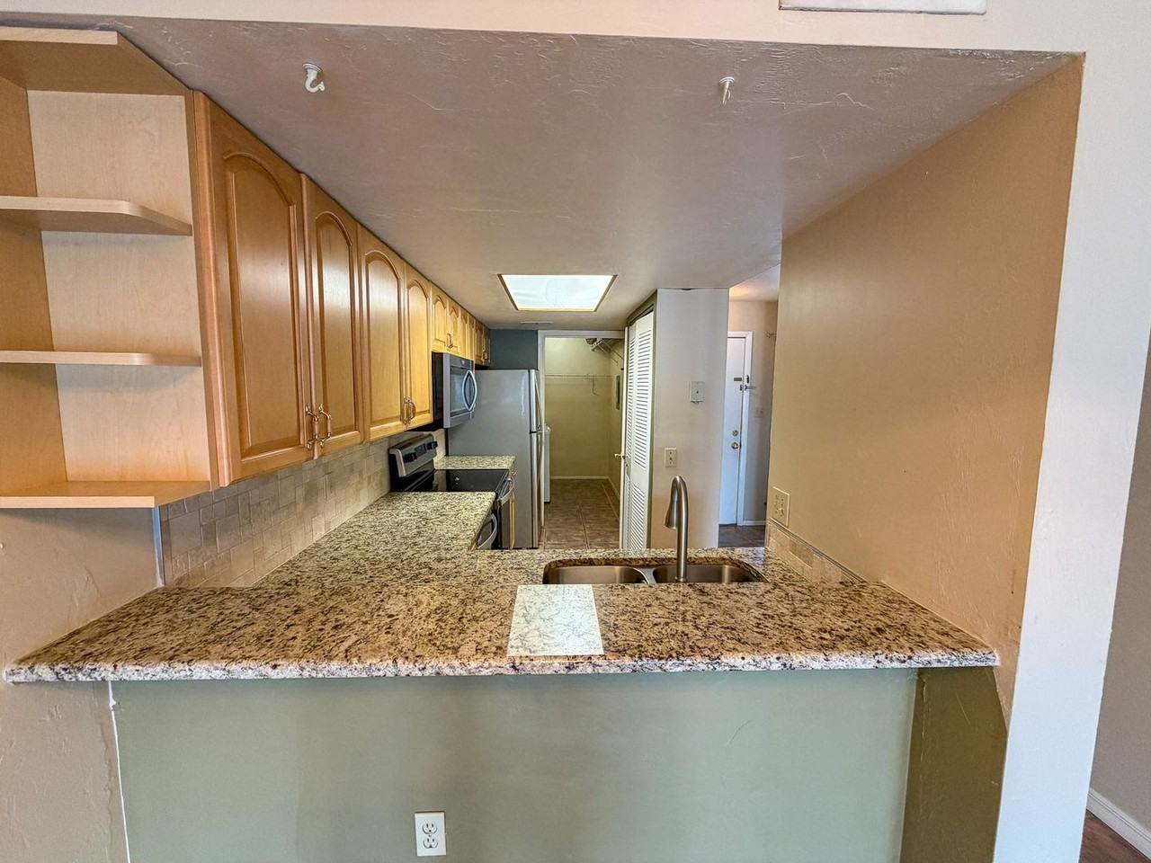 1662 Sw 16th St - Photo 5 of 25
