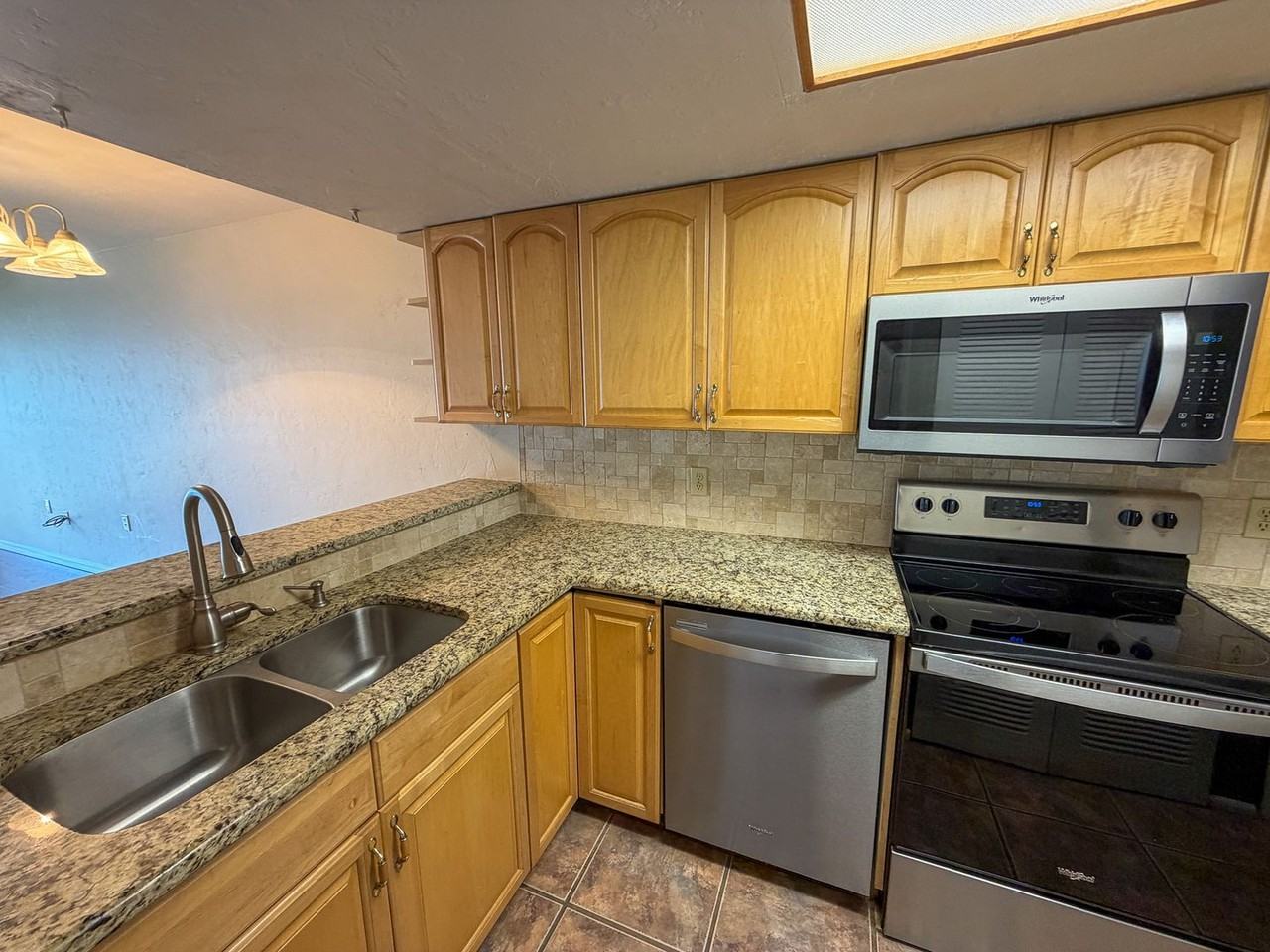1662 Sw 16th St - Photo 6 of 25