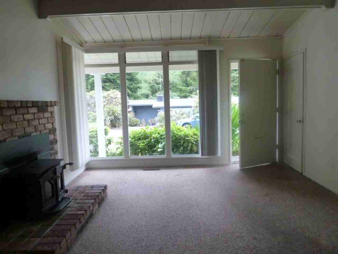 745 Shirley Blvd - Photo 3 of 11