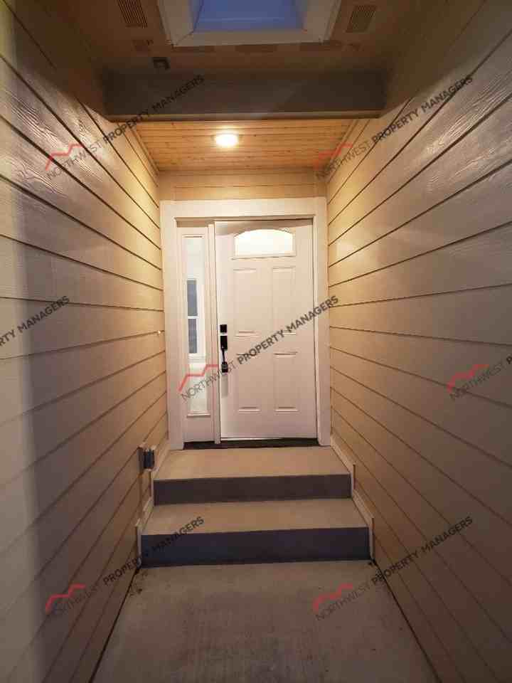 55 Tyce Ln - Photo 3 of 25