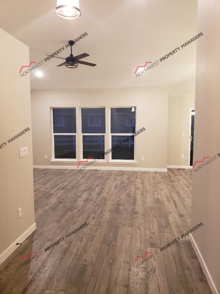 55 Tyce Ln - Photo 4 of 25
