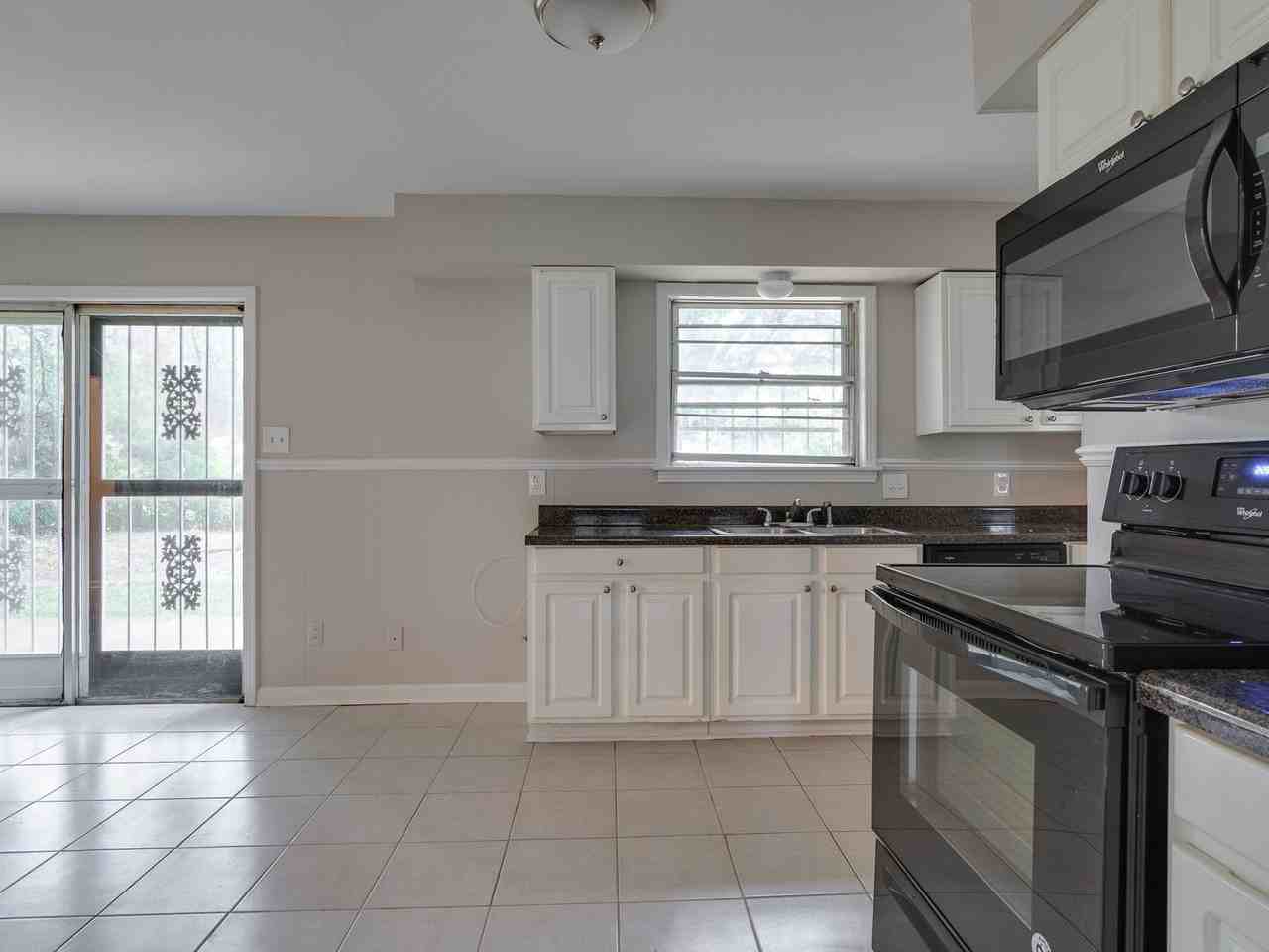 3507 Boeingshire Dr - Photo 4 of 15