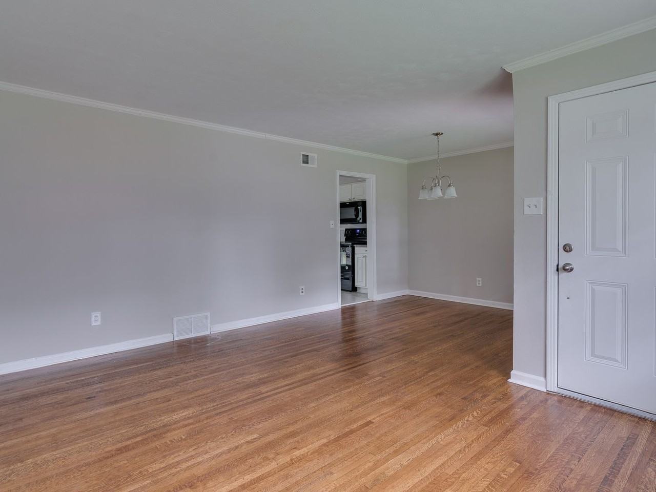 3507 Boeingshire Dr - Photo 5 of 15
