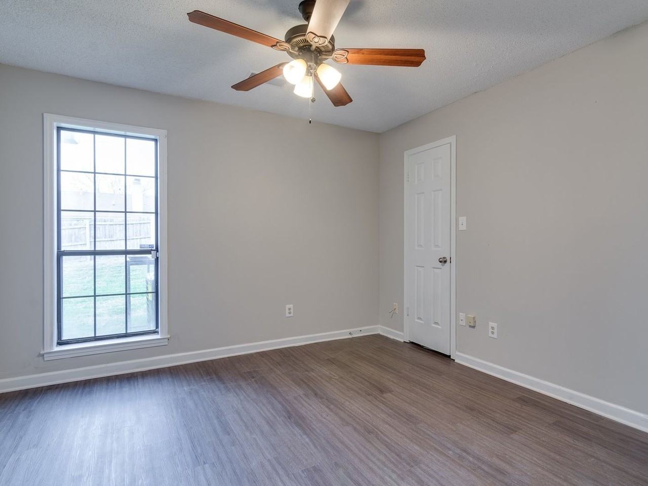 6562 Lake Valley Dr - Photo 3 of 19