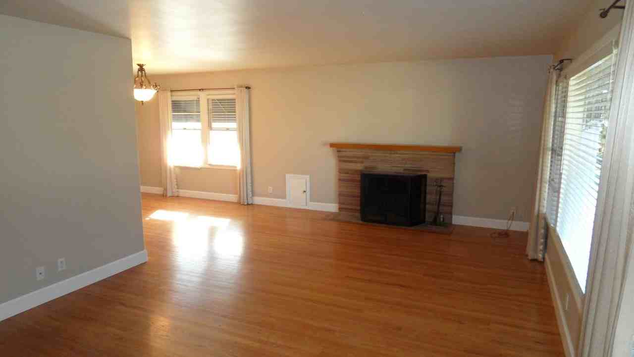 445 N Pine St - Photo 5 of 35