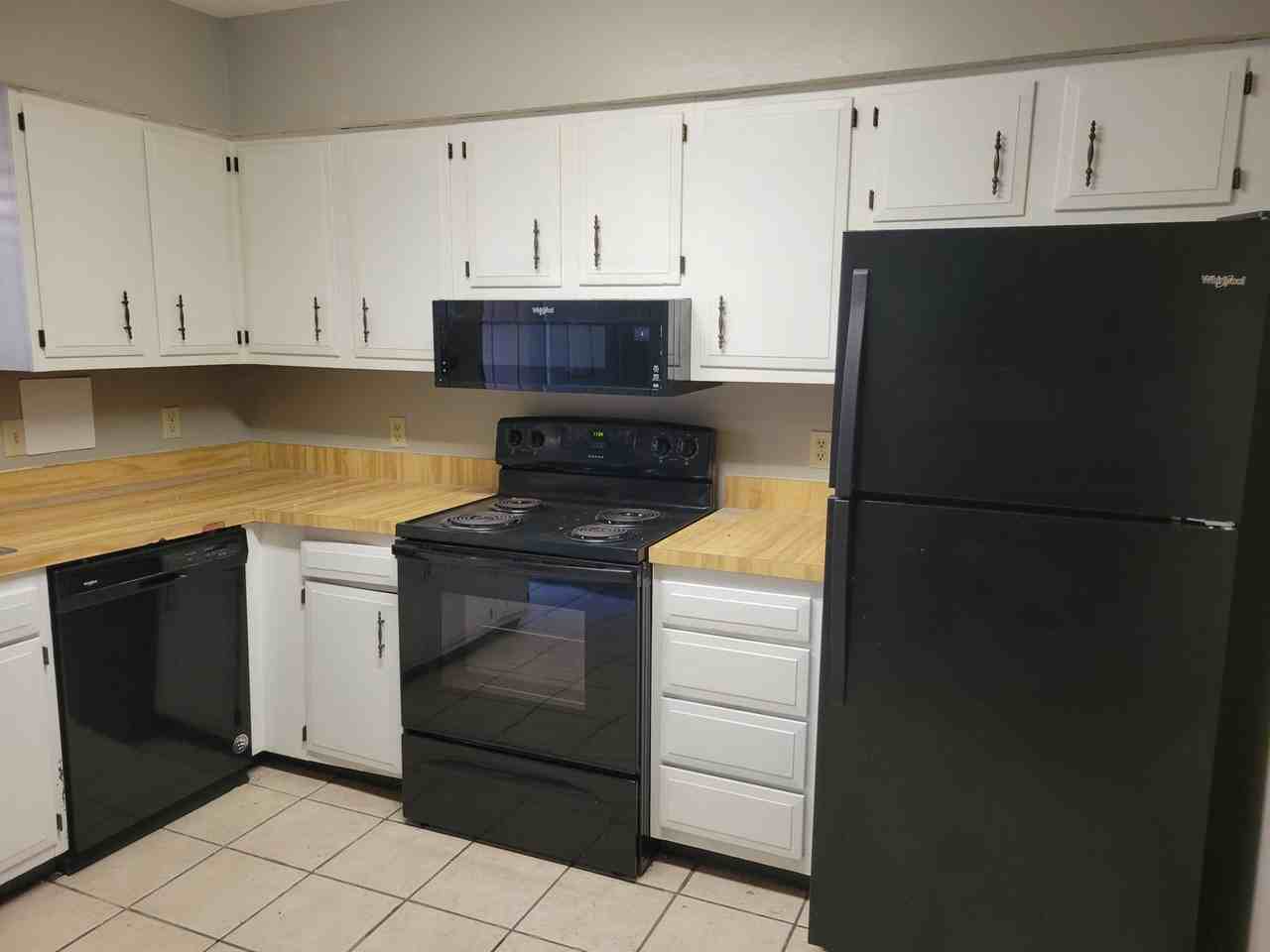 474 Newport Dr - Photo 4 of 13
